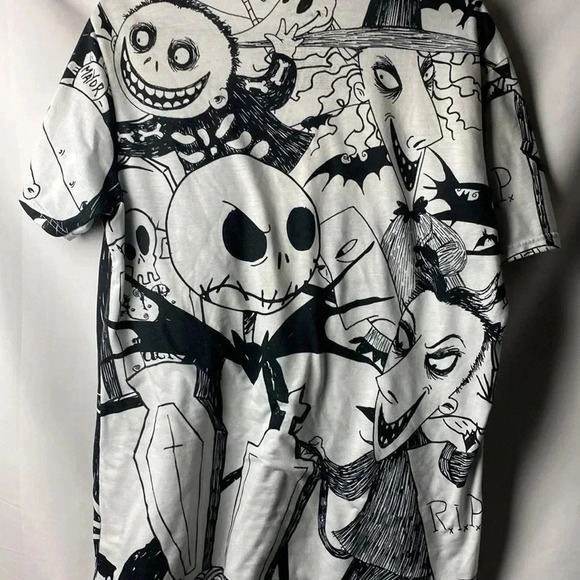 DISNEY MENS SIZE MEDIUM NIGHTMARE BEFORE CHRISTMAS BLACK AND WHITE T SHIRT - Picture 11 of 11
